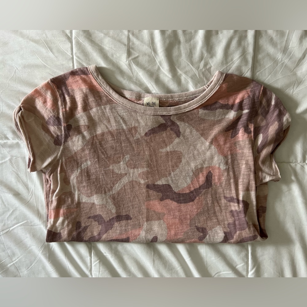 WE THE FREE by FREE PEOPLE pink camo t-shirt! amazing quality/condition.